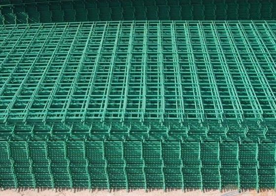 China El PVC cubrió los paneles de la cerca de la malla de alambre para el color verde de la carretera/de la construcción proveedor