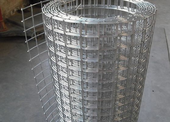 China Resistencia de oxidación soldada con autógena galvanizada sumergida caliente del panel de malla de alambre proveedor