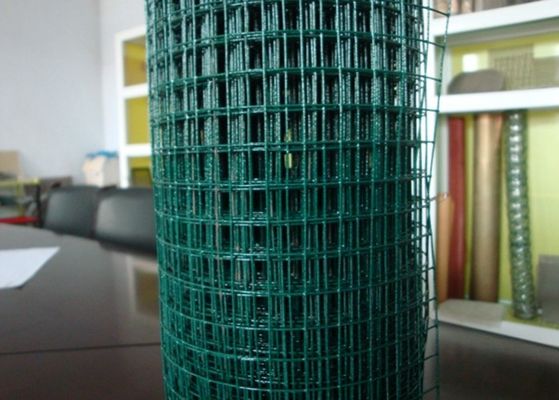 China El PVC cubrió la malla de acero que cercaba los paneles verde oscuro para el tamaño animal de la jaula 50X150 proveedor