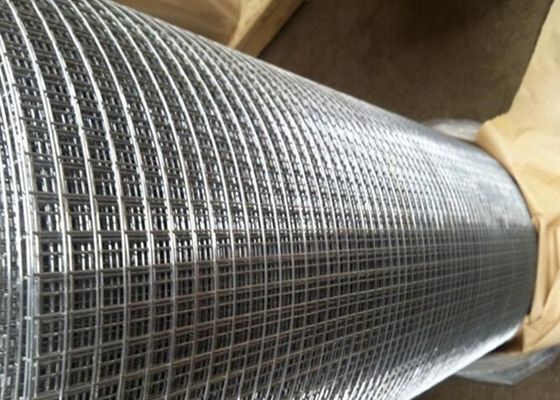 China El profesional galvanizó los paneles de acero 50X150 de la cerca de la malla para la jaula del metal proveedor