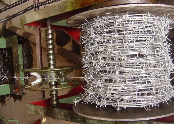 China Cinc que platea el alambre de púas de la cinta, diámetro de acero del rollo 1.0-3.5m m del alambre de púas proveedor