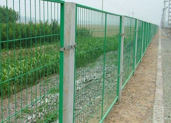 China La escuela/la carretera soldó con autógena los paneles de la cerca de la malla de alambre con el vándalo resistente proveedor