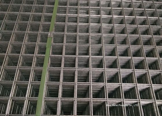 China hoja soldada con autógena 2x2 de los paneles de malla de alambre para la construcción, materiales del acero con poco carbono proveedor