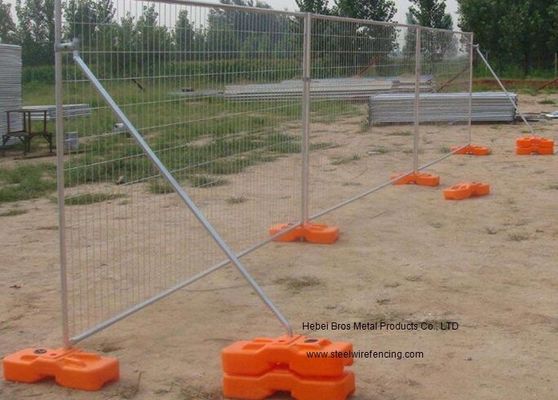 China Los paneles de acero galvanizados sumergidos calientes de la cerca, Metal la cerca temporal de la cerca movible proveedor