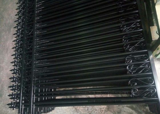 China Anti - cerca tubular de acero de la calzada de la subida de la guarnición automática de las puertas para la yarda proveedor