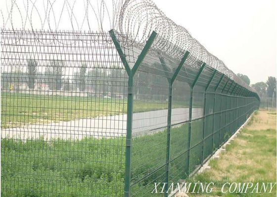 China Malla revestida de la granja del polvo que cerca la seguridad para el establecimiento de la agricultura proveedor