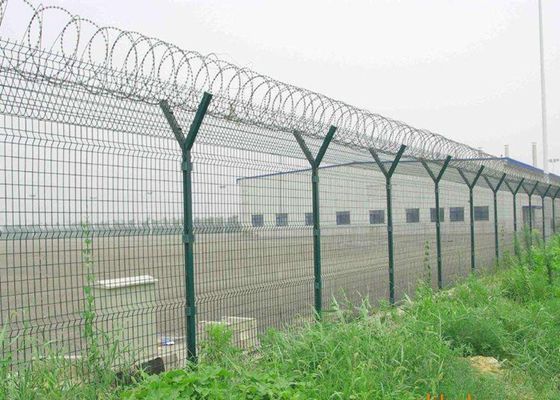 China El poste 3D de Y curvó el cercado de seguridad aeroportuaria, los paneles soldados con autógena de la cerca de la malla de alambre proveedor